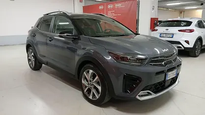 Usata Kia Stonic GT-Line 101 CV (74 kW) 2022 Grigio SUV