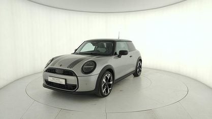 Usado Mini Cooper Classic 156 HP (114 kW) 2024 Prateado Citadino