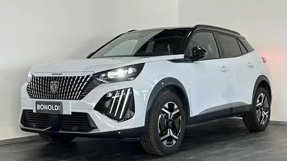 Bianco Usata 2024 Peugeot 2008 GT SUV | 22.900 € (Buon prezzo)