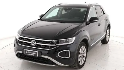 Usata VW T-Roc Style 150 CV (110 kW) 2023 Nero SUV
