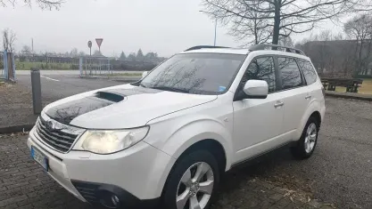 Usata Subaru Forester Trend 147 CV (108 kW) 2010 Bianco SUV