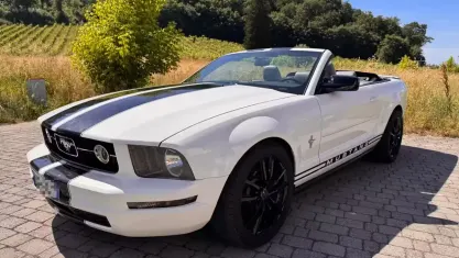 Usata Ford Mustang 213 CV (156 kW) 2006 Bianco Cabrio