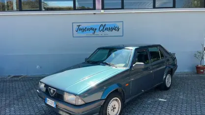 Usata Alfa Romeo 75 148 CV (108 kW) 1989 Verde Berlina
