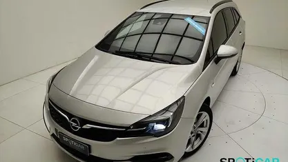 Argento Usata 2019 Opel Astra Business Elegance Station wagon | 15.986 €