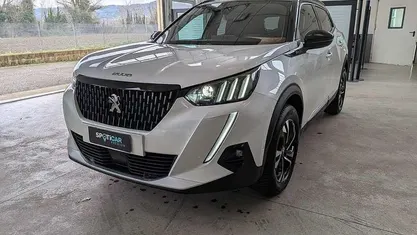Bianco Usata 2022 Peugeot 2008 GT SUV | 18.900 € (Buon prezzo)