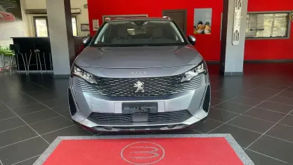 Używany Peugeot 3008 Allure 131 KM (96 kW) 2021 Szary SUV
