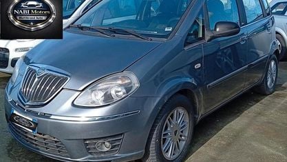Usata Lancia Musa 95 CV (69 kW) 2012 Grigio Monovolume