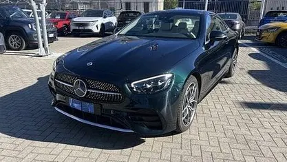Usata Mercedes E400 Premium Plus 330 CV (242 kW) 2021 Verde Berlina