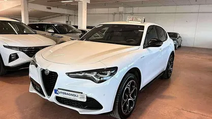Bianco Usata 2024 Alfa Romeo Stelvio Veloce SUV | 42.500 € (Cara)