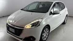 Bianco Usata 2016 Peugeot 208 Active Due volumi | 7900 € (Buon prezzo)