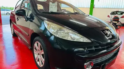 Usata Peugeot 207 90 CV (66 kW) 2008 Nero Berlina