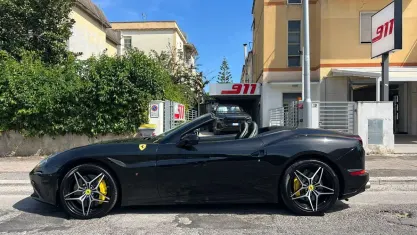 Usata Ferrari California 560 CV (411 kW) 2015 Nero Cabrio