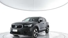 Nero metallizzato Usata 2022 Volvo XC40 Core SUV | 29.700 € (Ottimo prezzo)
