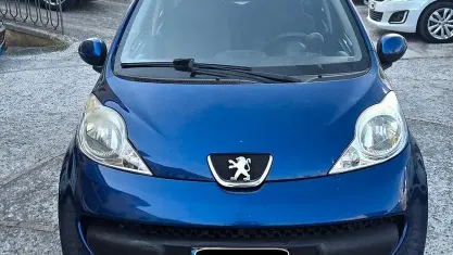 Usata Peugeot 107 68 CV (50 kW) 2008 Bluazzurro Utilitaria