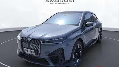 Usata BMW iX 239 kW (326 CV) 2025 Grigio SUV