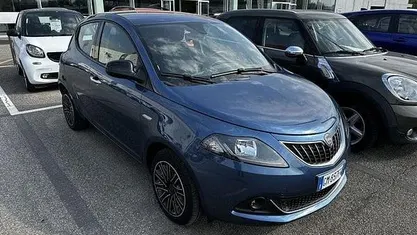 Usata Lancia Ypsilon Gold 69 CV (50 kW) 2023 Blu Utilitaria