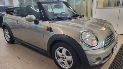 Usata Mini Cooper Cabriolet 120 CV (88 kW) 2009 Bronzo Cabrio