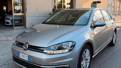 Usata VW Golf VIII Executive 130 CV (95 kW) 2020 Grigio Berlina