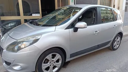 Usata Renault Scénic III Dynamique 110 CV (80 kW) 2009 Grigio Monovolume