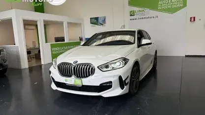 Usado BMW 118 M Sport 150 CV (110 kW) 2021 Blanco Utilitario