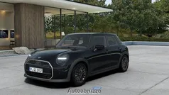 Nuova 2025 Mini Cooper Favoured Due volumi | 30.904 € (Buon prezzo)