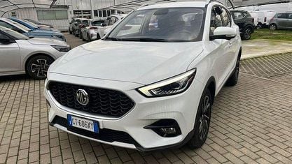Usata MG ZS Luxury 111 CV (81 kW) 2024 Bianco SUV