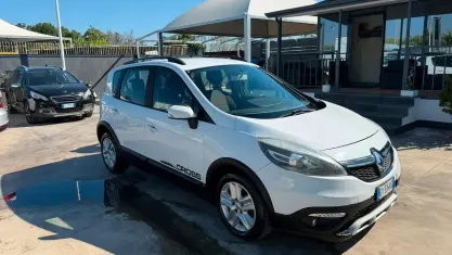 Usata Renault Scénic III XMOD 110 CV (80 kW) 2015 Bianco Monovolume