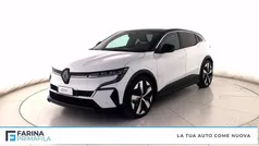 Bianco tetto nero Usata 2022 Renault Mégane Evolution Tre volumi | 22.900 € (Buon prezzo)