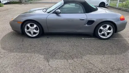 Usata Porsche Boxster 220 CV (161 kW) 2001 Grigio Cabrio
