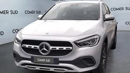 Usata Mercedes GLA200 150 CV (110 kW) 2021 Grigio SUV