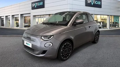 Grigio Usata 2022 Fiat 500e La Prima Due volumi | 19.450 € (Molto cara)