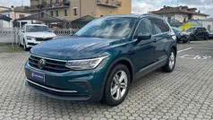 Nightshade blue metallizzato Usata 2022 VW Tiguan Life SUV | 25.400 € (Ottimo prezzo)