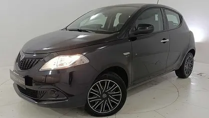 Usata Lancia Ypsilon Gold 70 CV (51 kW) 2024 Utilitaria