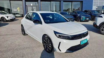 Usata Opel Corsa 101 CV (74 kW) 2025 Bianco Utilitaria