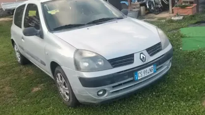 Usata Renault Clio II 58 CV (42 kW) 2005 Argento Berlina