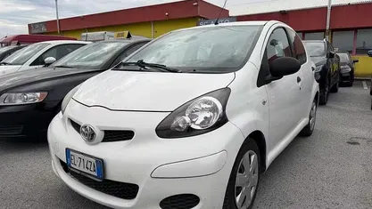 Usata Toyota Aygo 68 CV (50 kW) 2012 Utilitaria