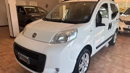 Begagnad Fiat Qubo Trekking 77 HK (56 kW) 2016 Vit Minibuss
