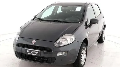 Usata 2017 Fiat Punto Lounge Berlina | 6800 € (Cara)