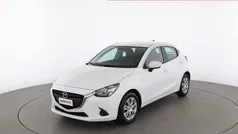 Bianco Usata 2015 Mazda 2 Essence Tre volumi | 10.699 € (Buon prezzo)