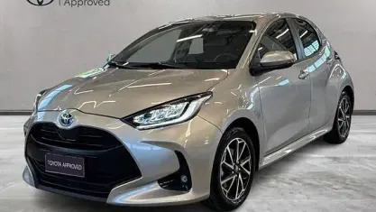 Usata Toyota Yaris Hybrid Trend 92 CV (67 kW) 2022 Grigio Pick-up