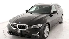 Nero metallizato Usata 2021 BMW 318 Luxury Line Station wagon | 26.800 € (Buon prezzo)