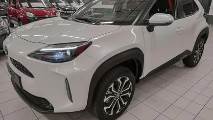 Usata 2024 Toyota Yaris Cross Trend SUV | 26.900 € (Buon prezzo)