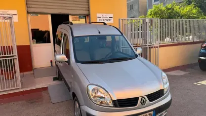 Usata Renault Kangoo 68 CV (50 kW) 2006 Grigio Monovolume