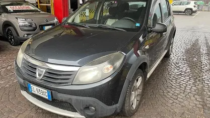 Usata Dacia Sandero Stepway 90 CV (66 kW) 2012 Berlina