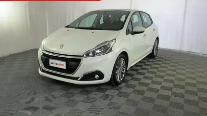 Begagnad Peugeot 208 Active 102 HK (75 kW) 2018 Vit Halvkombi