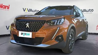 Usata Peugeot 2008 GT 131 CV (96 kW) 2022 Arancione SUV