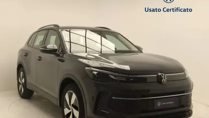 Usata VW Tiguan Life 204 CV (150 kW) 2024 Blu/azzurro SUV