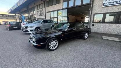 Usata Jaguar XJ 284 CV (208 kW) 1999 Berlina