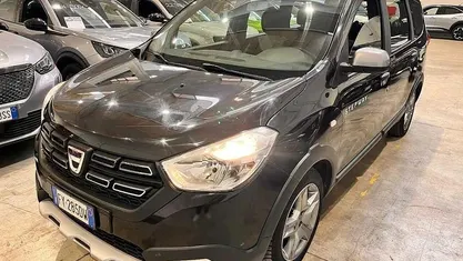 Usata Dacia Lodgy Stepway 116 CV (85 kW) 2019 Nero Monovolume