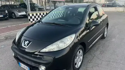 Usata Peugeot 207 95 CV (69 kW) 2009 Nero Berlina